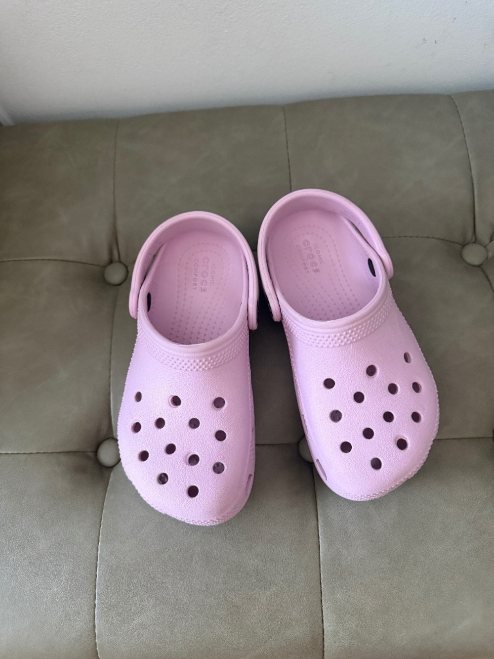 Girls mauve crocs